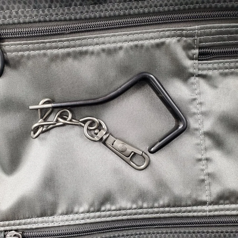 Tumi Tech Black Fold Carry On Nylon Men's Travel Flying Clothing Garment Bag‎
